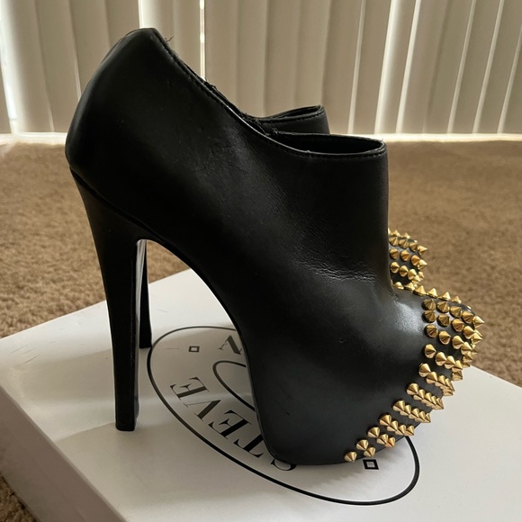 Steve Madden Vampiree Black Leather Booties - Picture 3 of 12